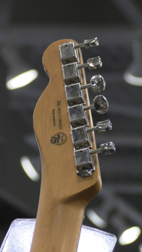 Fender - Noventa Tele 2-tone Sunburst 2
